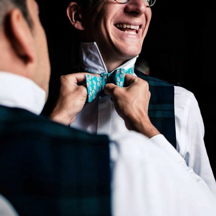 How to tie a bow tie