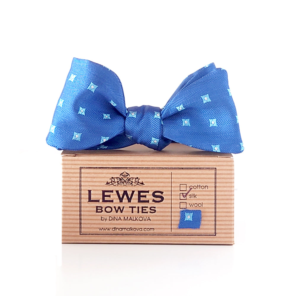 Sky Blue vintage silk bow tie with box