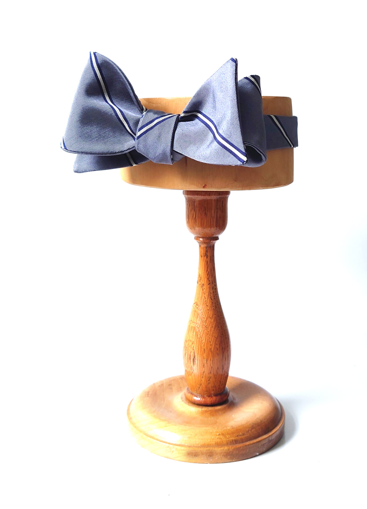Grey silk self tie bow tie