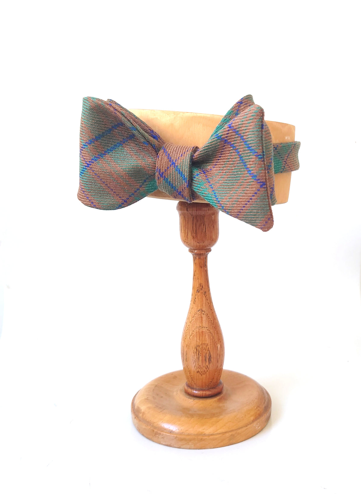 MacGillivray hunting wool tartan bow tie