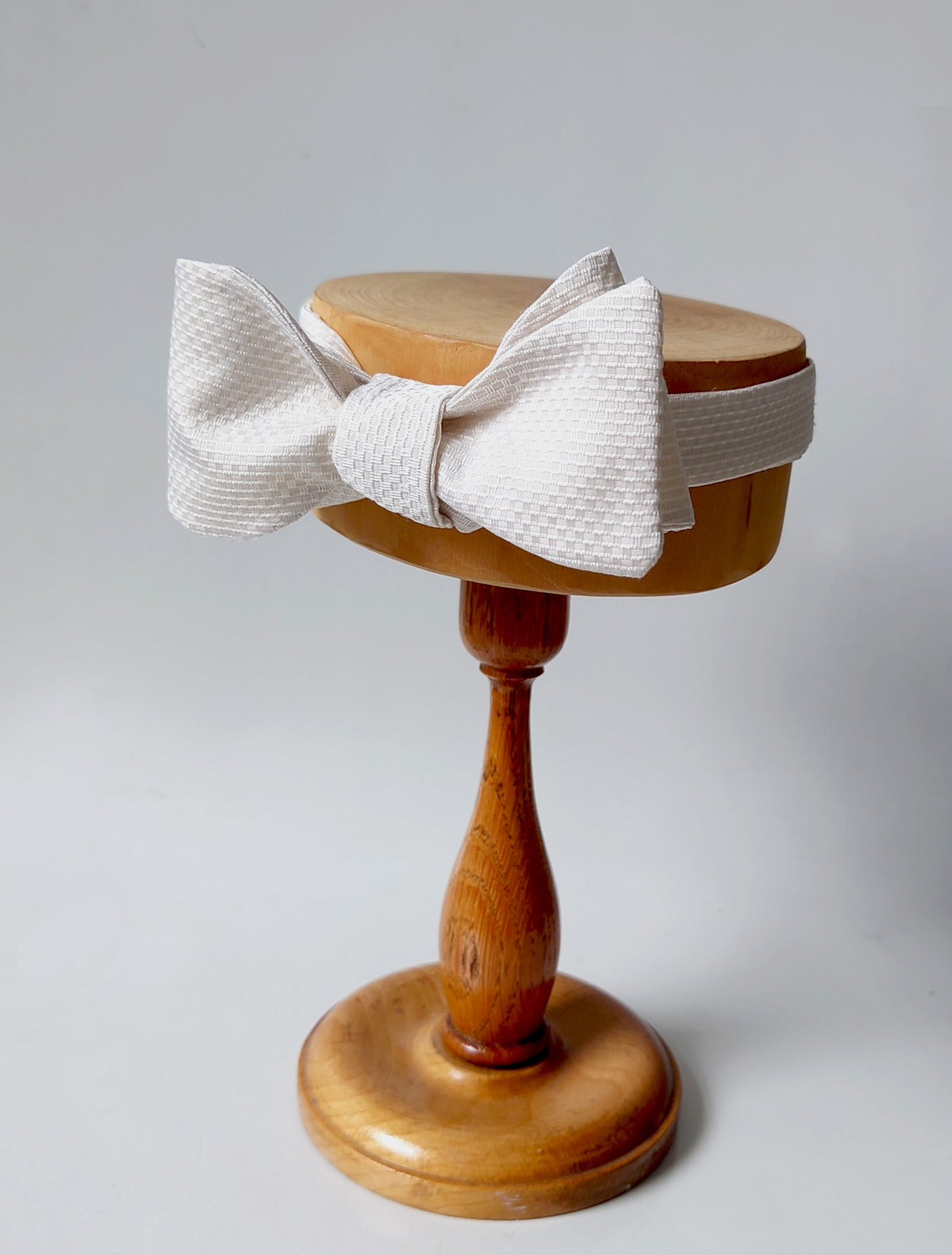 Vintage white Vanners silk self tie bow tie